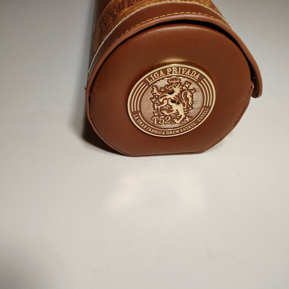 Liga Privada T52 Weekender Cigar and Watch Case Barrel Shaped - Picture 5 of 15